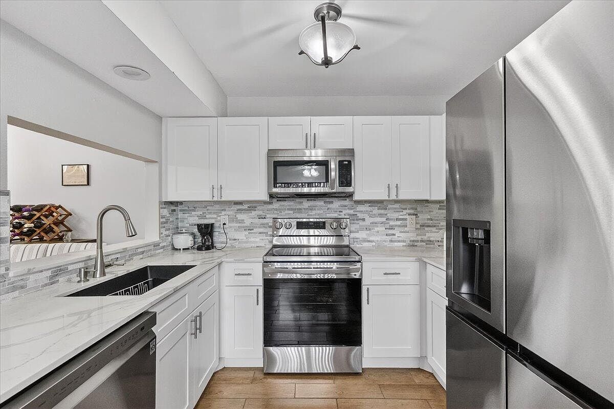 7633 Tahiti Lane #101