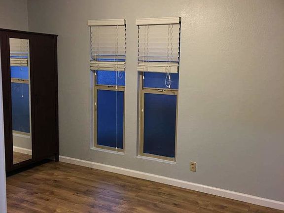 5th image of 224 Red Oak Dr E APT E