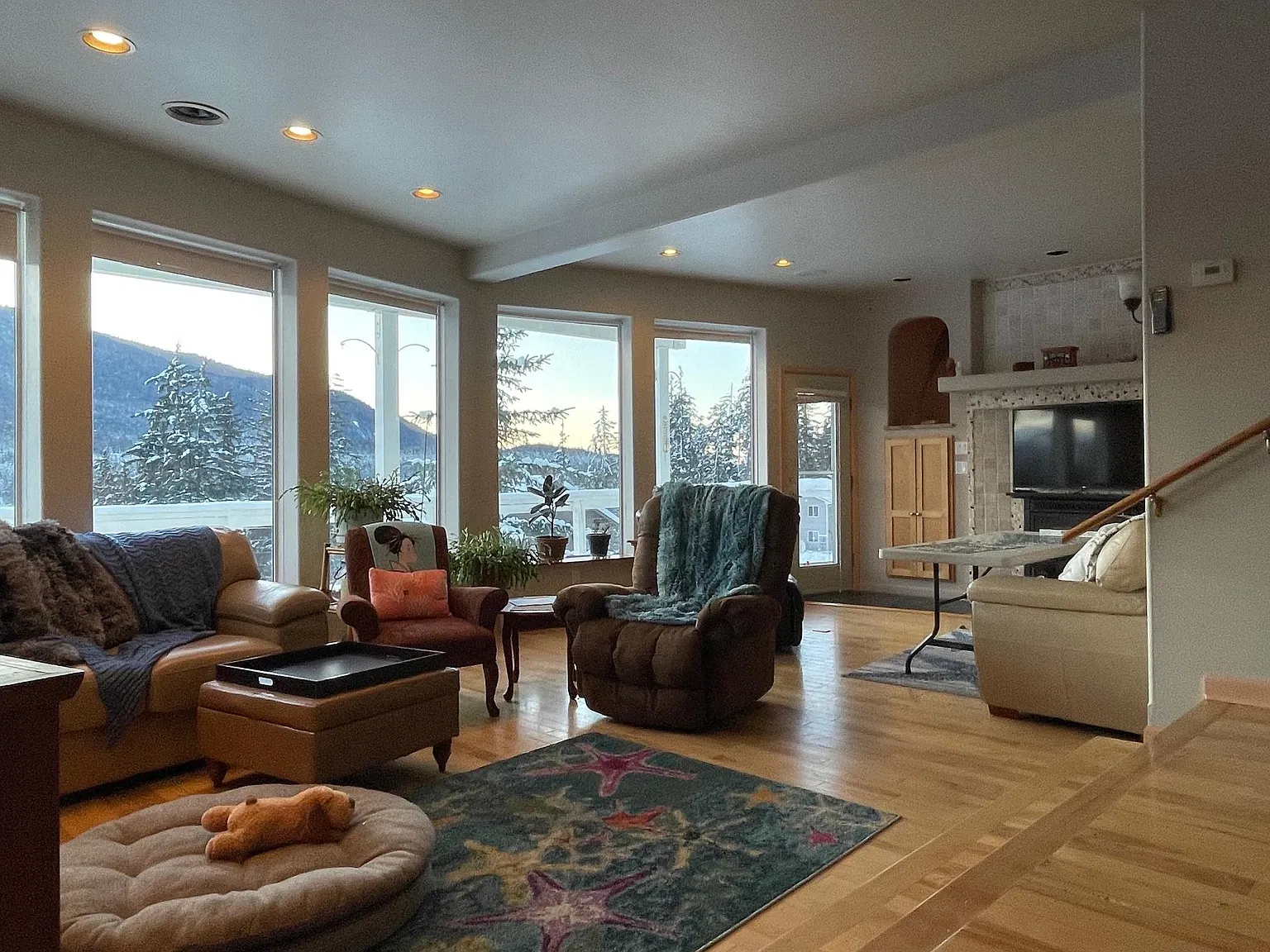 4 bed, 3201 sqft, $5,500 — Photo 3