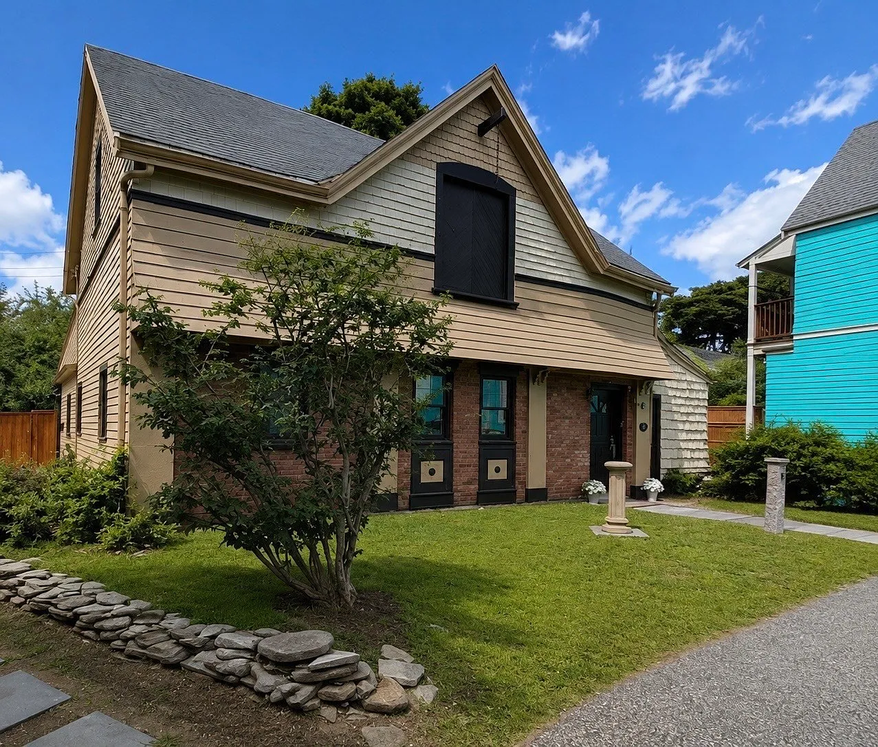 3 bed, 1.5 bath, 1260 sqft, $4,800 — Photo 1