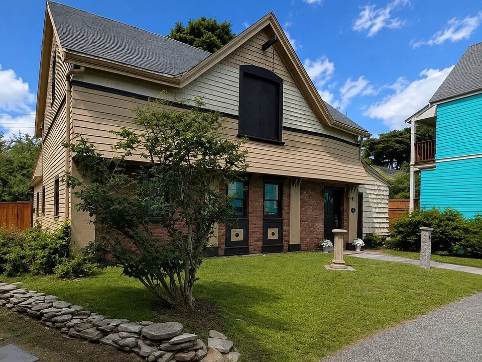 8 Locke St
