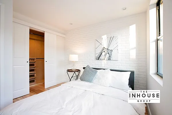 Sold by The In House Group | media 8
