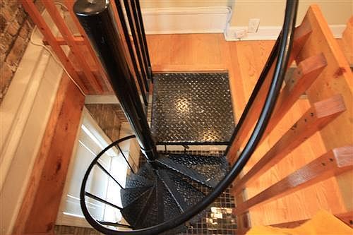 2nd image of 1613 W Pierce Ave APT 1R