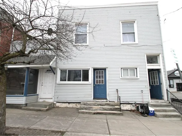 8 S Main St, Manchester, NY 14504