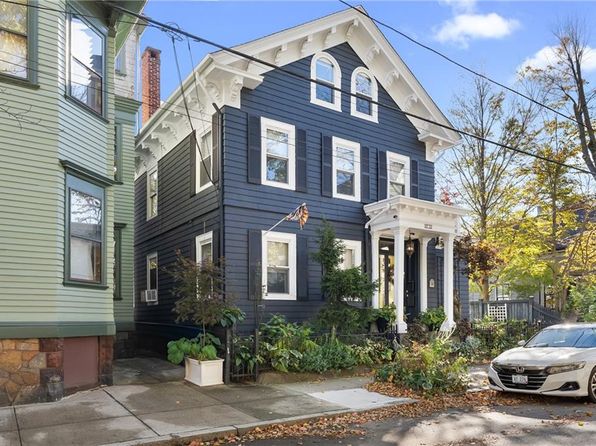 20 Brighton St #3