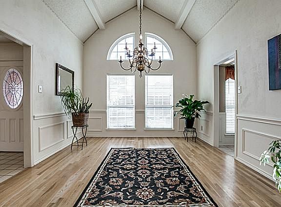 5th image of 2209 Burgundy Dr