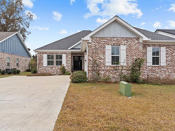 2nd image of 3816 Arbor Dr