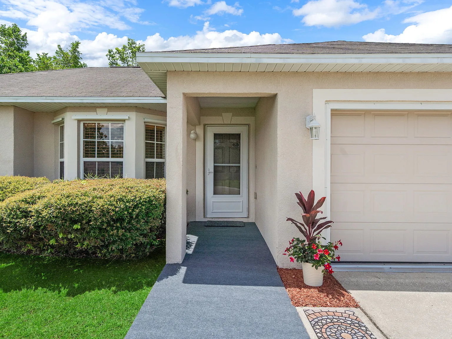 4 bed, 1750 sqft, $1,990 — Photo 3