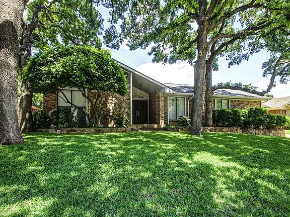 2nd image of 2925 Creekwood Dr S