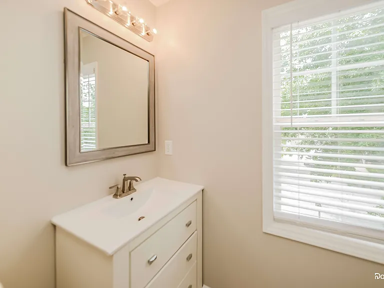 589 Lakeside Valley Dr — Photo 11