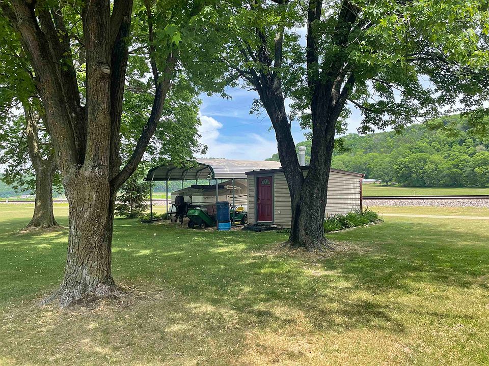 2nd image of 3867 Ames Dr