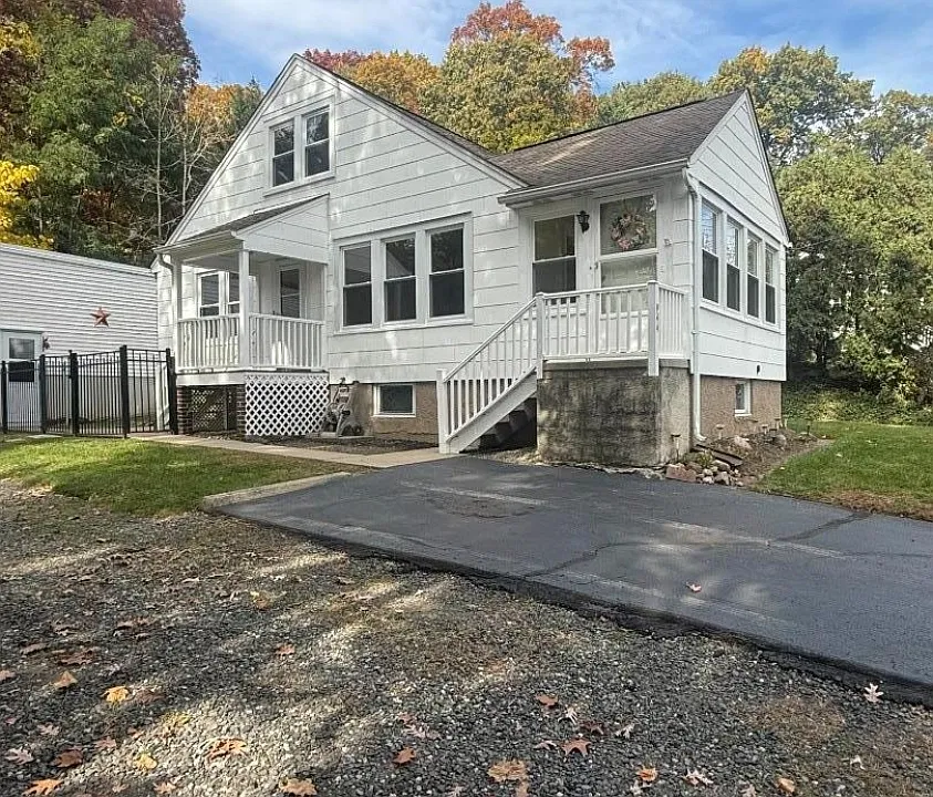 944 Lafayette Avenue Ext