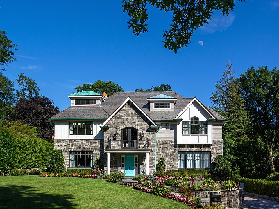 1st image of 7 Pine Drive