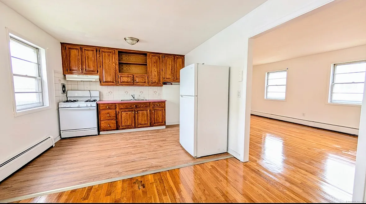 2 bed, 910 sqft, $2,250 — Photo 3