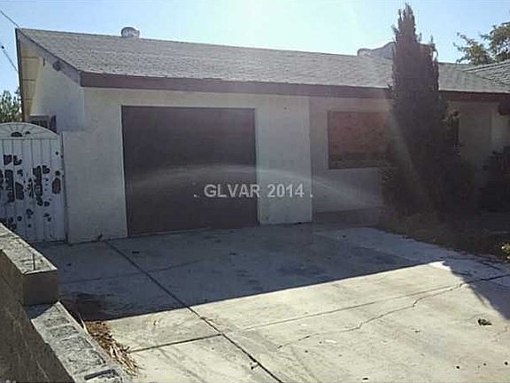2nd image of 864 28th Street Cir
