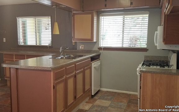 3rd image of 7011 Wildfern St