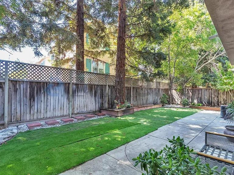 1240 Litchfield Ave — Photo 34