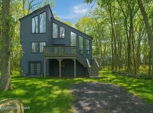 3299 Greenbriar Dr, East Stroudsburg, PA