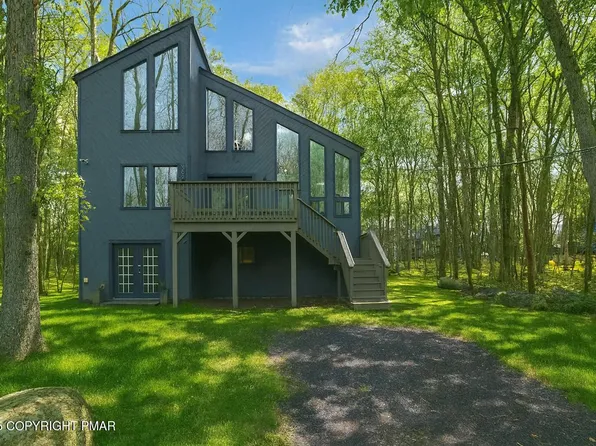 3299 Greenbriar Dr, East Stroudsburg, PA 18301