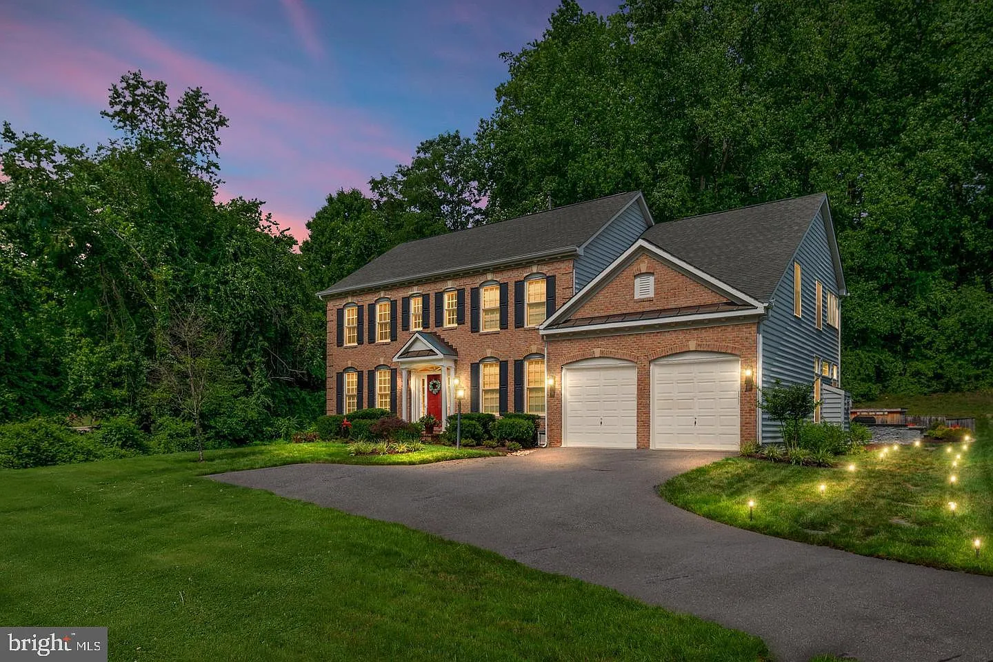 4 bed, 4.5 bath, 4544 sqft, $6,000 — Photo 1