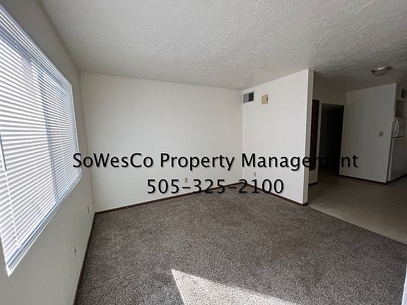 4th image of 824 N Vine Ave APT D
