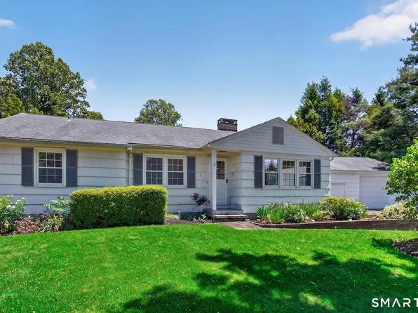 2 Diamond Drive, Newtown, CT 06470