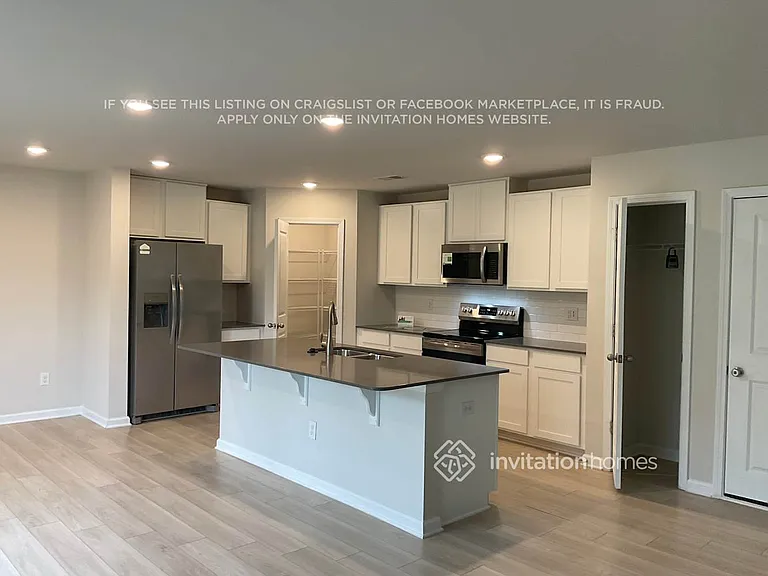 2530 Brunson Ct — Photo 3