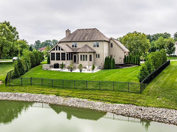 3rd image of 2422 Winfield Dr