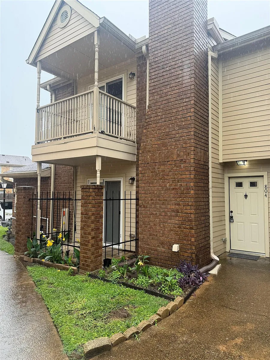 Building Photo - 3600 Jeanetta St #804
