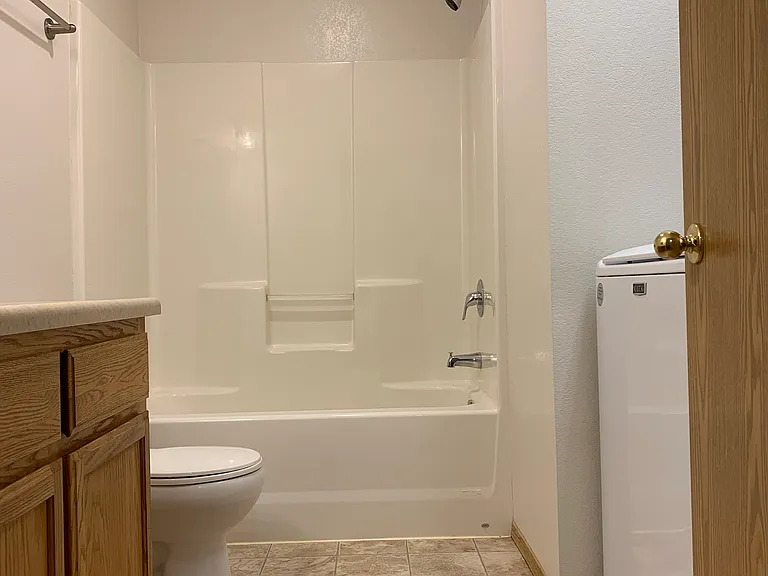 436 Holbrook Ln #C — Photo 19