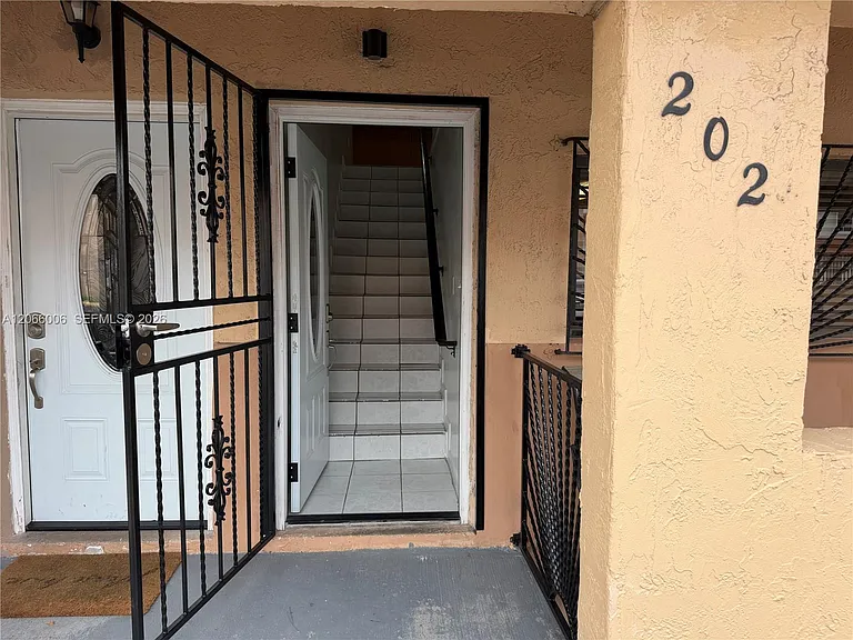 7792 W 29th Way #202 — Photo 31