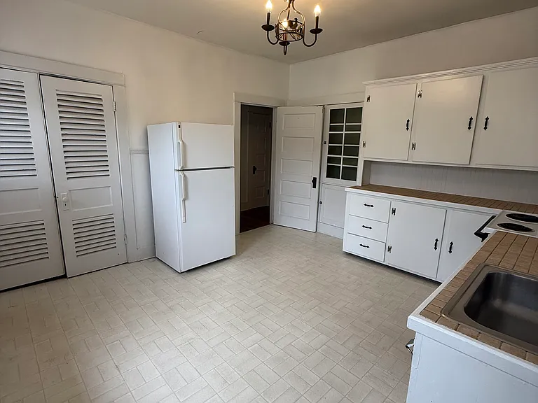 443 Locust Ave SE — Photo 23