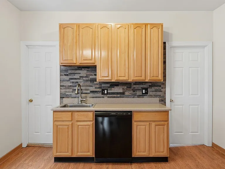 394 Woodlawn Ave #2 — Photo 15