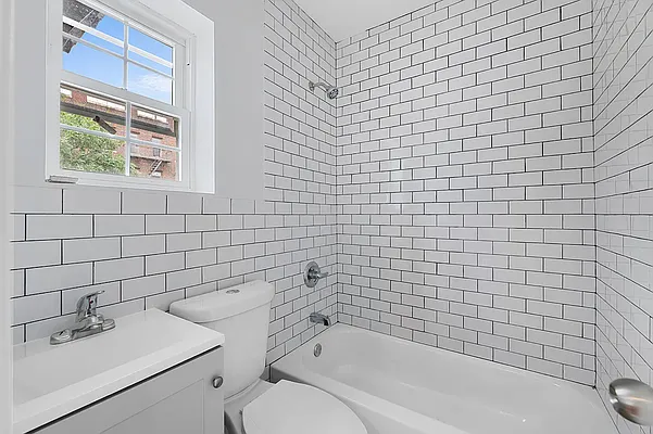 Rented by REAL New York | media 7