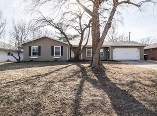 2330 E Cherryvale St, Springfield, MO 65804