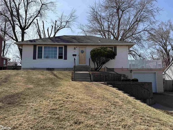 511 W 15th St, Carroll, IA 51401