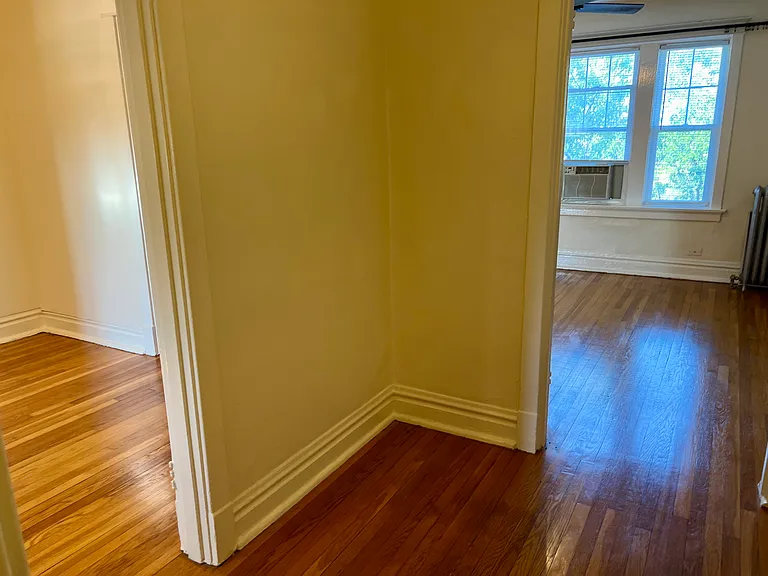 2429 Sutton Blvd #3S — Photo 11
