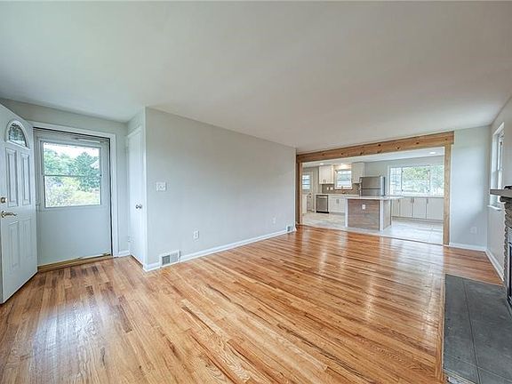 4th image of 719 Cumberland Rd