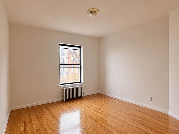 2nd image of 650 Melrose Ave #1C