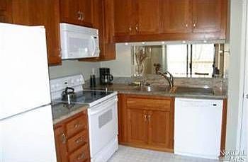 2nd image of 9 Thoreau Cir