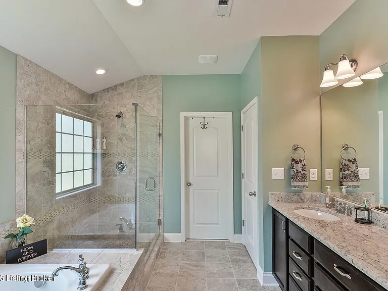 1917 Carabiner Way — Photo 12