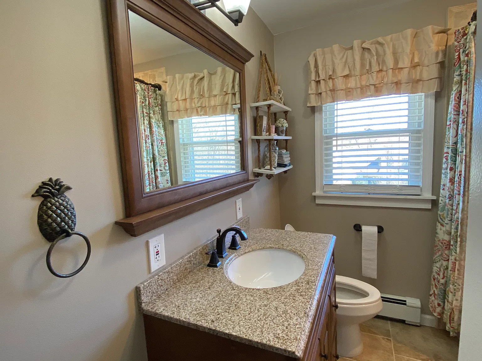 3 bed, 1152 sqft, $2,700 — Photo 2