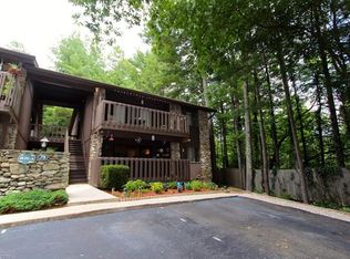 75 Maxine Ln, Hendersonville, NC 28739