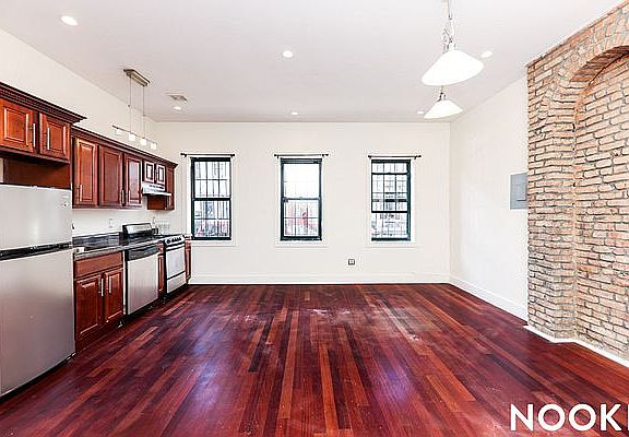 2nd image of 184 Jefferson St #2F