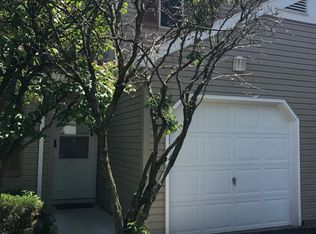 467 Minnesota Cir, Carol Stream, IL 60188