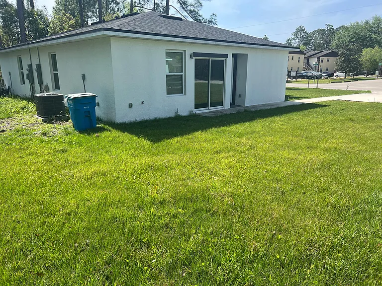 2261 Florida Dr #A — Photo 12