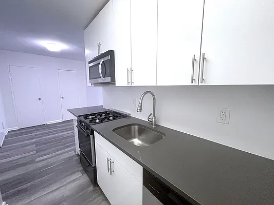 Rented by Keller Williams NYC | media 23