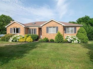 215 New Meadow Rd, Barrington, RI 02806