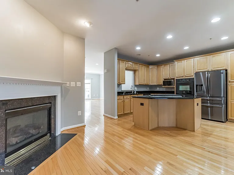 4858 Lee Hollow Pl — Photo 7