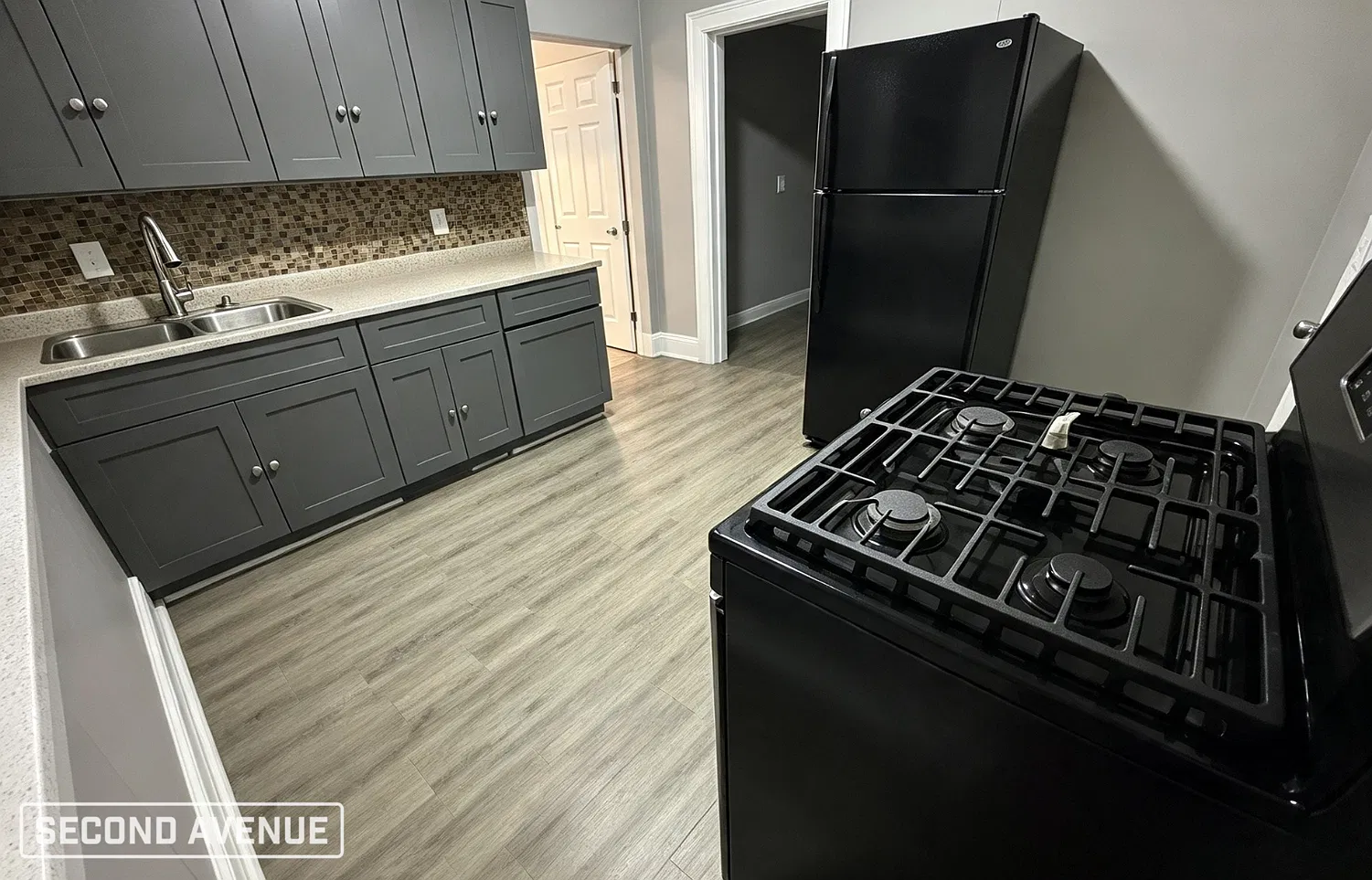 5 bed, 2.0 bath, 1821 sqft, $3,195 — Photo 3